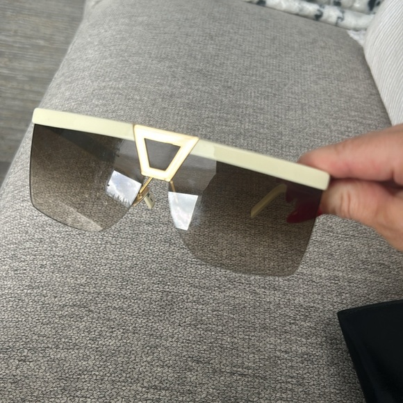 Ysl sunglasses - Picture 4 of 5